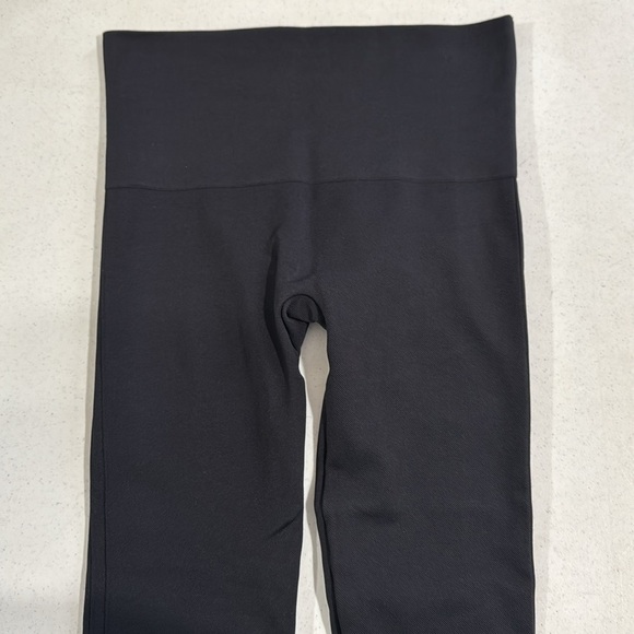 SPANX Look at Me Now Black Legging Pants Large Seamless Women - Picture 10 of 10